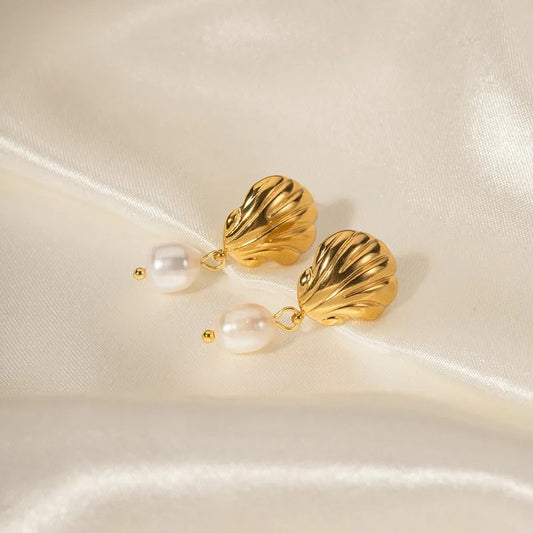 Shell Pearl Earrings